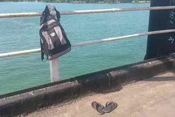 கல்லடி பாலத்தின் மேலிருந்து இளைஞரொருவர் தற்கொலைக்கு முயற்சி