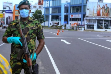 වහාම ක්‍රියාත්මක පරිදි මුළු දිවයිනටම පොලිස් ඇඳිරි නීතිය පනවයි