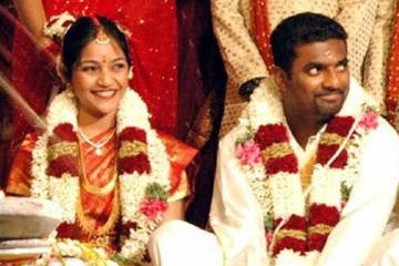 ஒரு சந்திப்பிலேயே மனதை பறிகொடுத்த பிரபல இலங்கை தமிழர்! பட்டுவேட்டி, பட்டுசேலை அணிந்து நடந்த திருமணம்