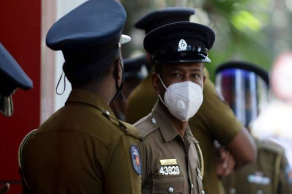 பாடசாலை மாணவர்களிடம் நபரொருவர் மேற்கொண்ட மோசமான செயல்! | Man Arrested For Abusing School Students Child