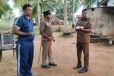 தமிழர் பகுதியில் முற்றுகையிடப்பட்ட வீடு ; அரங்கேறிய தகாத செயல் அம்பலம் ; வசமாக சிக்கிய ஒருவர்