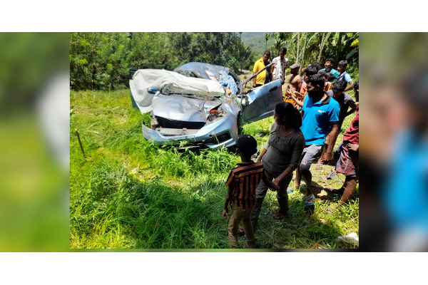 கார் விபத்தில் வெளிநாட்டுப் பிரஜை உட்பட மூவர் உயிரிழப்பு | Two Including Russian National Killed In Acciden