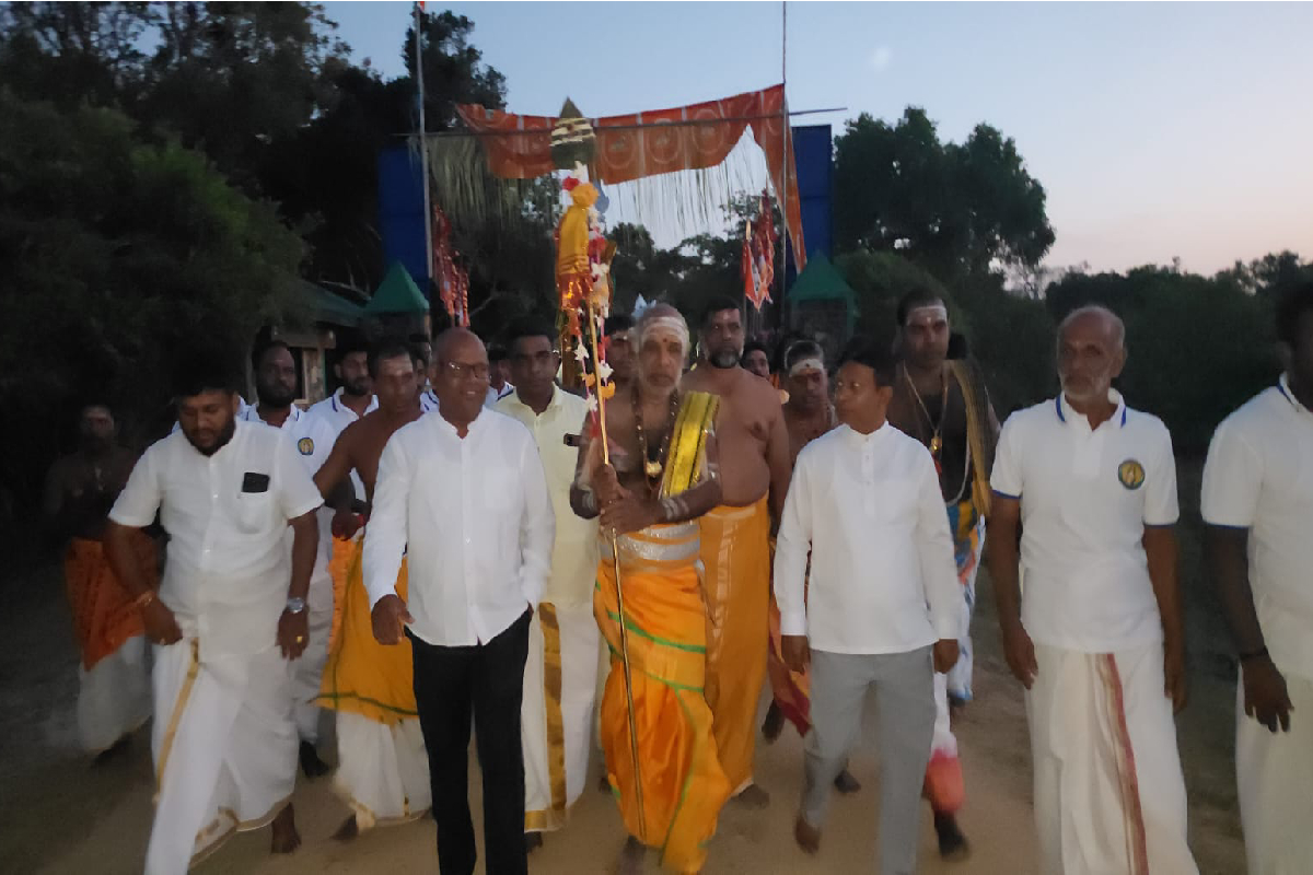 கதிர்காம கந்தன் ஆடிவேல் உற்சவம்; காட்டுபாதை திறப்பு! | Kataragama Aadi Vel Festival Forest Path Opened கதிர்காம கந்தன் ஆடிவேல் உற்சவம்; காட்டுபாதை திறப்பு! | Kataragama Aadi Vel Festival Forest Path Opened