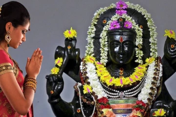 இறை வழிபாடு செய்தும் துன்பம் வருகிறது என்று வருந்துபவரா? இதை தெரிந்து கொள்ளுங்கள்