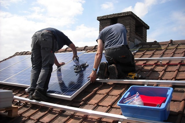 அரச கட்டிடங்களில் சோலாரில் மின்சாரம்! | Solar Electricity In Government Buildings