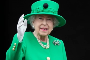 ராணியின் உடலுக்கு ஸ்னைப்பர் துப்பாக்கிகளுடன் பலத்த பாதுகாப்பு!