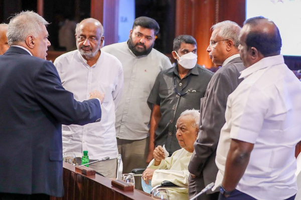 இனப்பிரச்சினை தீர்வு தொடர்பில் மீண்டும் தமிழர் தரப்பைச் சந்திக்கும் அரச தரப்பு! | Ranil Wickramasinge Meet Tamil Party Today