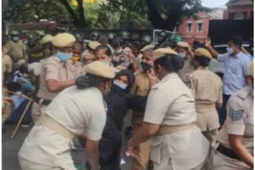 போராட்டம் நடத்திய மாணவர்கள மீது போலீசார் தடியடி - பரபரப்பு