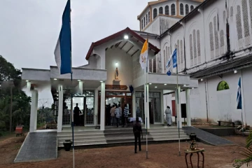 யாழ் மரியன்னை பேராலயத்தில் நத்தார் விசேட திருப்பலி ஆராதனை