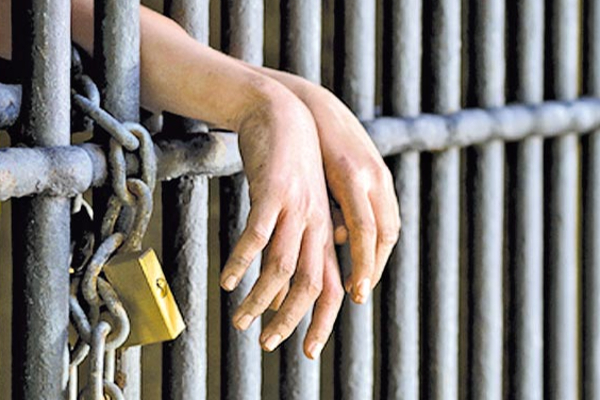 உண்ணாவிரதம் இருந்த  கைதிகளில் ஒருவர் வைத்தியசாலையில் | One Of The Fasting Prisoners Is In Hospital