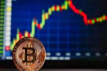 கடும் சரிவை சந்தித்த பிட்காயின் மதிப்பு... காரணம் இதுதானா? அதிருப்தியில் முதலீட்டாளர்கள்;