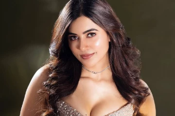 நடிகை அஞ்சு குரியனின் ரீசெண்ட் கிளாமர் போட்டோஷூட்..