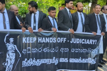 தமிழ் நீதிபதிக்கு ஆதரவாக கொழும்பில் போராட்டம்