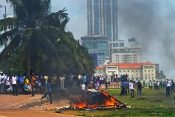 உணவு - போக்குவரத்துக்கு பெரும் தட்டுப்பாடு! கொழும்பில் இருந்து நேரடி ரிப்போட் (VIDEO)