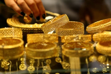 தங்கம் விலை தொடர்ந்து 3வது நாளாக சரிவு - இப்போது நகை வாங்கலாம்!