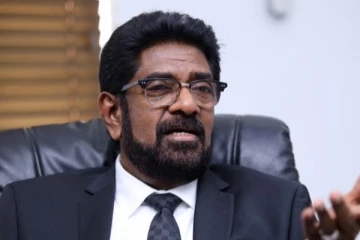 என் குடும்பத்தை சிறையில் அடைக்க அரசு முயற்சி ; கெஹலிய குற்றச்சாட்டு