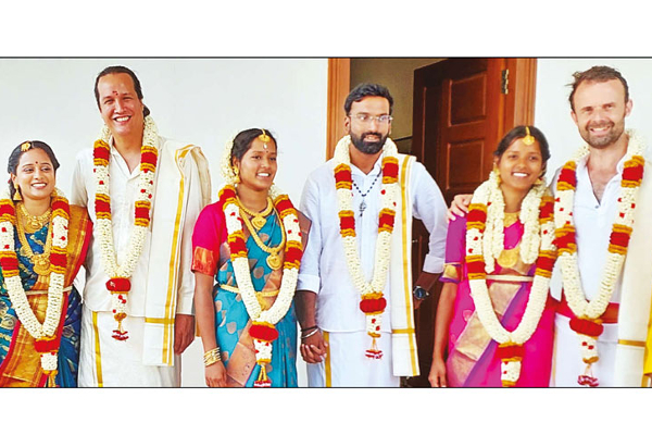 தமிழர் முறைப்படி திருமணம் செய்து அசத்திய வெளிநாட்டவர்கள்! | French Teenagers Married To 3 Sisters From Nellai