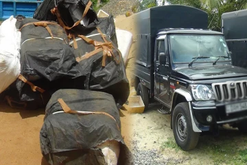 இந்தியாவிலிருந்து சட்டவிரோதமாக பீடி இலைகளை கடத்த முற்பட்ட இருவர் கைது (Photos)