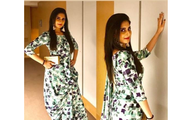 சொப்பன சுந்தரியாக மாறிய அஜித்தின் மச்சினிச்சி.. ஷாமிலி புகைப்படத்தை பார்த்து ஷாக்காகும் ரசிகர்கள்.. | Shamili Latest Modern Video Viral Social Media