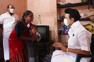 இருளர் இன மக்கள் குடியிருப்பில் முதலமைச்சர் மு.க.ஸ்டாலின் நேரில் ஆய்வு