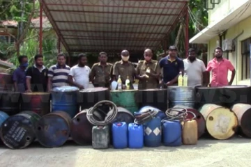 கசிப்பு உற்பத்தி நிலையம் முற்றுகை : சந்தேக நபர்கள் தப்பியோட்டம்