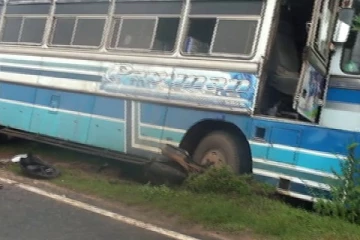 கொழும்பிலிருந்து பயணித்த பேருந்து கவிழ்ந்தது! நித்திரை கலக்கத்தால் நேர்ந்த விபரீதம்