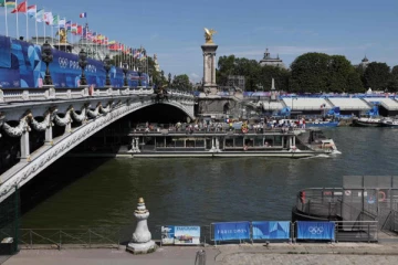 பாரீஸ் நதி நீர் சுத்தம் தொடர்பில் எழுந்த கேள்விகள்: ஒலிம்பிக் போட்டிகள் நடைபெறுமா?