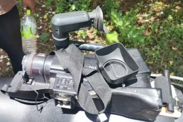 சேதமாக்கப்பட்ட ஊடகவியலாளரின் புகைப்படக்கருவி: பொலிஸ் நிலையத்தில் முறைப்பாடு(Photos)