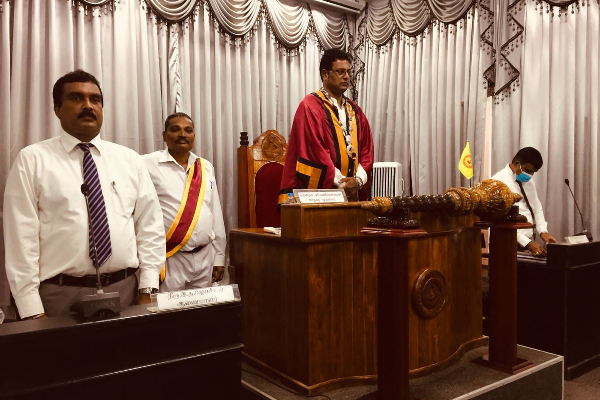 யாழ்.மாநகர சபை வரலாற்றில் முதல் தடவையாக செங்கோலுடன் இடம்பெற்ற அமர்வு! - ஐபிசி தமிழ்