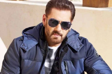 என்ன ஆச்சு நடிகர் சல்மான் கானுக்கு? ஸ்டைலாக இருந்தவர் வயதானவராக மாறியுள்ளதால் அதிர்ச்சி
