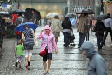 பிரித்தானியாவில் 30 இடங்களில் வெள்ள அபாய எச்சரிக்கை... பொதுமக்களுக்கு வானிலை ஆய்வு மையம் கோரிக்கை