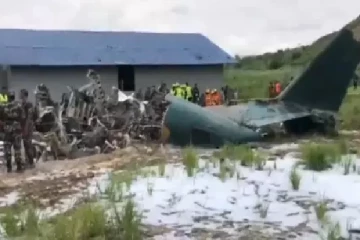 வெளிநாடொன்றில் விழுந்தது விமானம் : பயணித்த அனைவரும் பலி