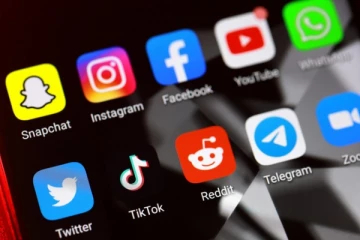 2023ல் அதிகம் Delete செய்யப்பட Apps: முதலிடத்தில் அந்த செயலியா? - எது.. யூடியூபுமா..!