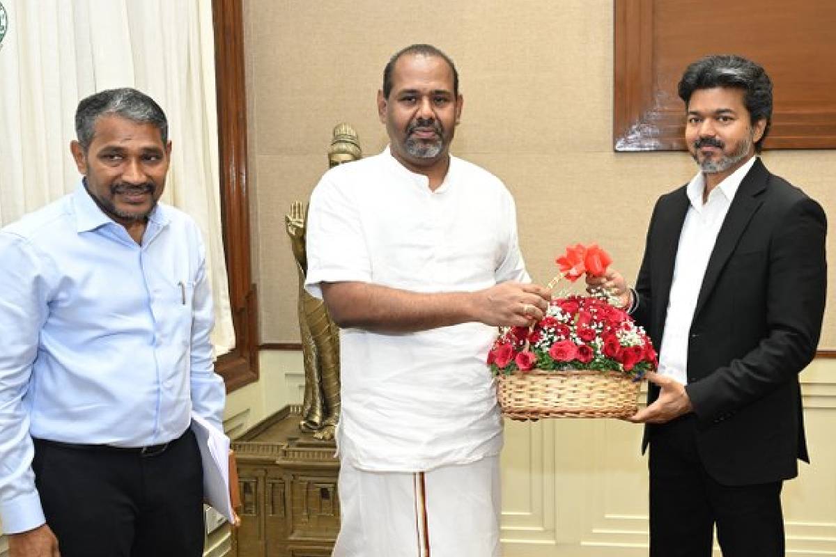 தமிழக தலைவர்களுடனான சந்திப்பு சுயலாப அரசியலின் வெளிப்பாடு : டக்ளஸ் தெரிவிப்பு! | Gajendrakumar Team Met Tamil Nadu Cm Vijay Douglas