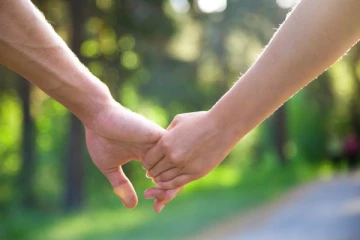 14 வயது சிறுவனுடன் காதல் வயப்பட்ட ஆறு குழந்தைகளின் தாய் - கடைசியில் நிகழ்ந்த அதிர்ச்சி