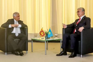 கஸகஸ்தான் அதிபரை சந்தித்தார் ரணில்