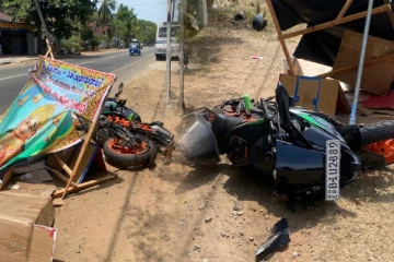 மட்டக்களப்பில் வேகக்கட்டுப்பாட்டை இழந்தமையால் ஏற்பட்ட விபத்து: இருவர் படுகாயம்