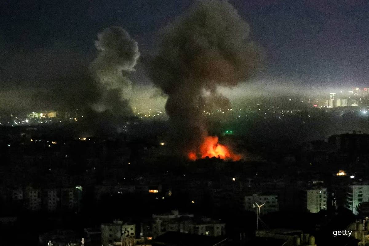 பற்றியெரியும் எண்ணெய் கப்பல்கள்... உலக நாடுகளுக்கு ஈரான் விடுத்த புதிய எச்சரிக்கை | Iran Tells World Get Ready For