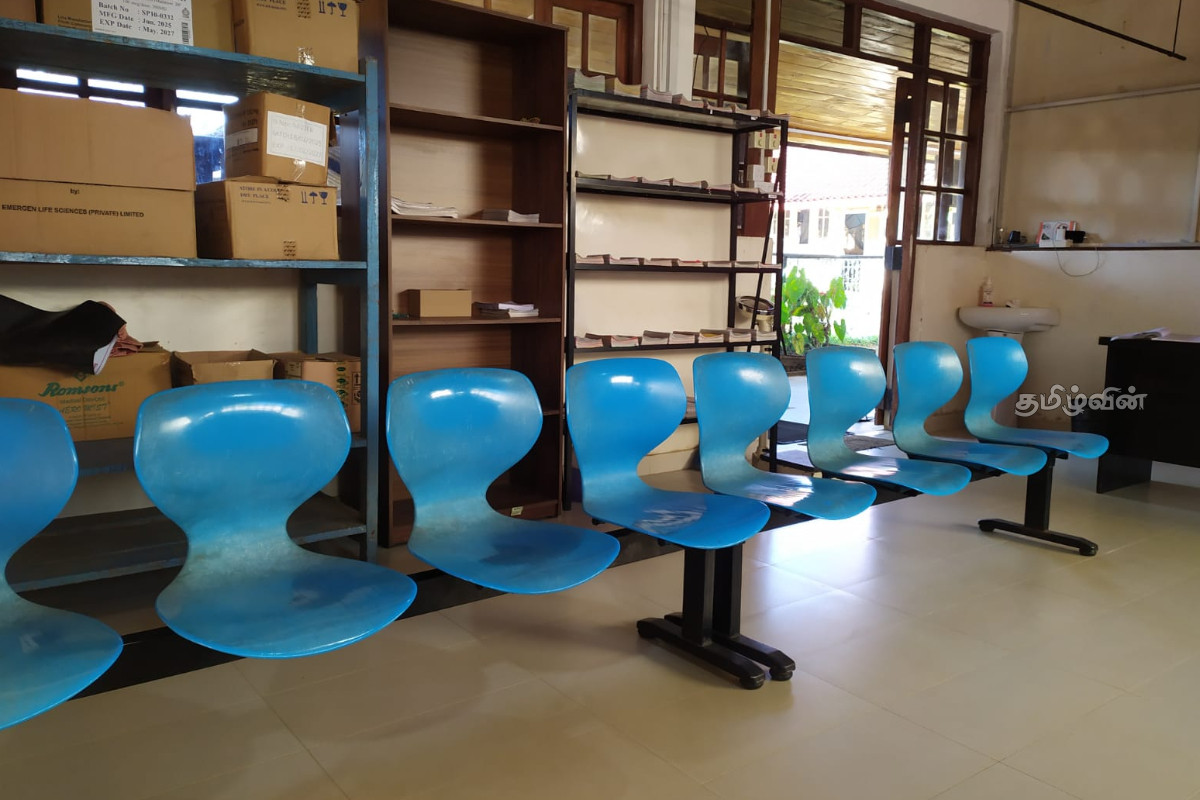 நாடளாவிய ரீதியில் வைத்தியர்கள் வேலை நிறுத்தப் போராட்டம்: அவதியுறும் மலையக மக்கள் | Doctors Go On Strike Islandwide