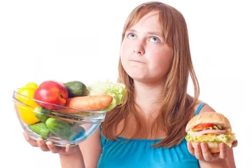 ඔබත් ස්වාභාවිකවම බර වැඩි කර ගැනීමට උත්සහ කරන අයෙක්ද.. එසේ නම්  ස්වාභාවිකවම බර වැඩි කර ගැනීමට උපකාරී වන පලතුරු මෙන්න..