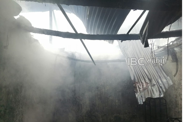 இராகலை நெடுங்குடியிருப்பில் பாரிய தீ விபத்து | Rakalai Fire Accident