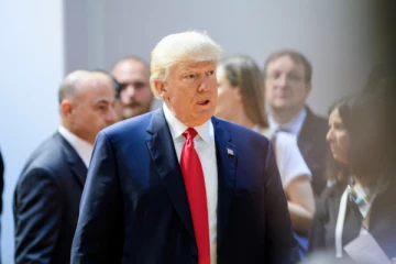 வரி விதிப்புக்கு நீதிமன்றம் தடைவிதித்ததால் டிரம்ப் எச்சரிக்கை