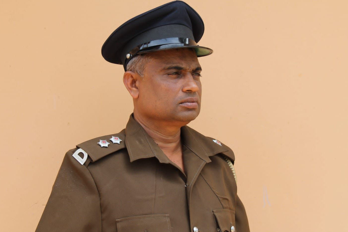 மாந்தை கிழக்கு வருமான வரி பரிசோதகர் பாம்புக்கடிக்கு இலக்காகி மரணம் | Income Tax Inspector Of Manthai Dies Of Snakebite