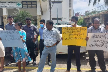 வடக்கின் பல பகுதிகளில் கவனயீர்ப்பு ஆர்ப்பாட்டங்கள் முன்னெடுப்பு (Photos)