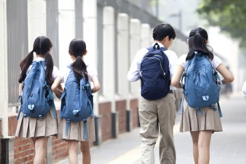 ஹோம்வர்க்.. டியூசனுக்கு தடை! புதிய சட்டம் இயற்றிய பிரபல நாடு