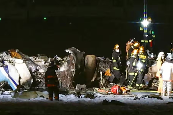 நிலநடுக்கம், சுனாமியை அடுத்து ஜப்பானில் கோர சம்பவம்: நெருப்பு கோளமான பயணிகள் விமானம் | Horrific Runway Crash Tokyo Airport Jet In Flames