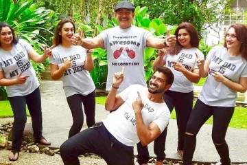 பேரன் கொடுத்த மிகப்பெரிய சர்ப்ரைஸ்: உச்சக்கட்ட மகிழ்ச்சியில் விஜயகுமாரின் குடும்பம்! தீயாய் பரவும் புகைப்படம்