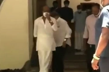 மீனா கணவருக்கு இறுதி அஞ்சலி செலுத்த வந்த ரஜினி செய்த விஷயம்.. வீடியோவை வைரலாக்கும் ரசிகர்கள்