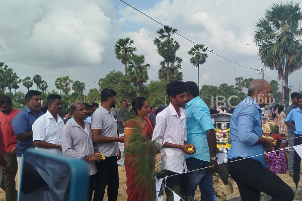 மறக்க முடியாத அலைகள்: பல்வேறு பகுதிகளில் சுனாமி பேரழிவின் நினைவேந்தல் | 21St Anniversary Of The Tsunami Disaster