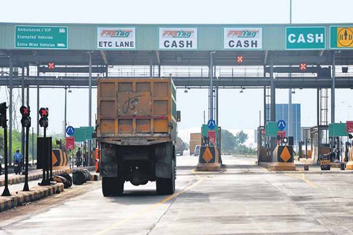 தமிழகத்தில் சுங்கச்சாவடி கட்டணம் உயர்வு: நள்ளிரவில் அமுல் | Toll Plaza Price Increase